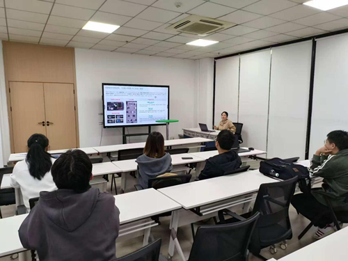 聚焦鸿蒙智联场景，深化产教融合新篇——“智慧教育”工作室鸿蒙项目会议侧记